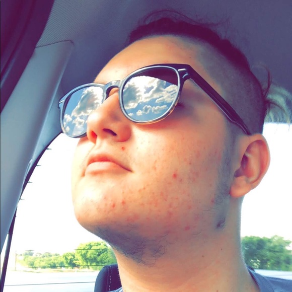 Meet your Posher, Dylan - Picture 1 of 1